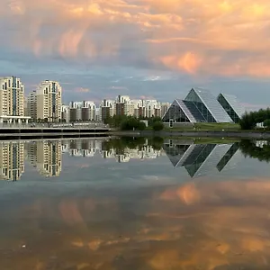 Отель Expo напротив ботанического сада, Астана